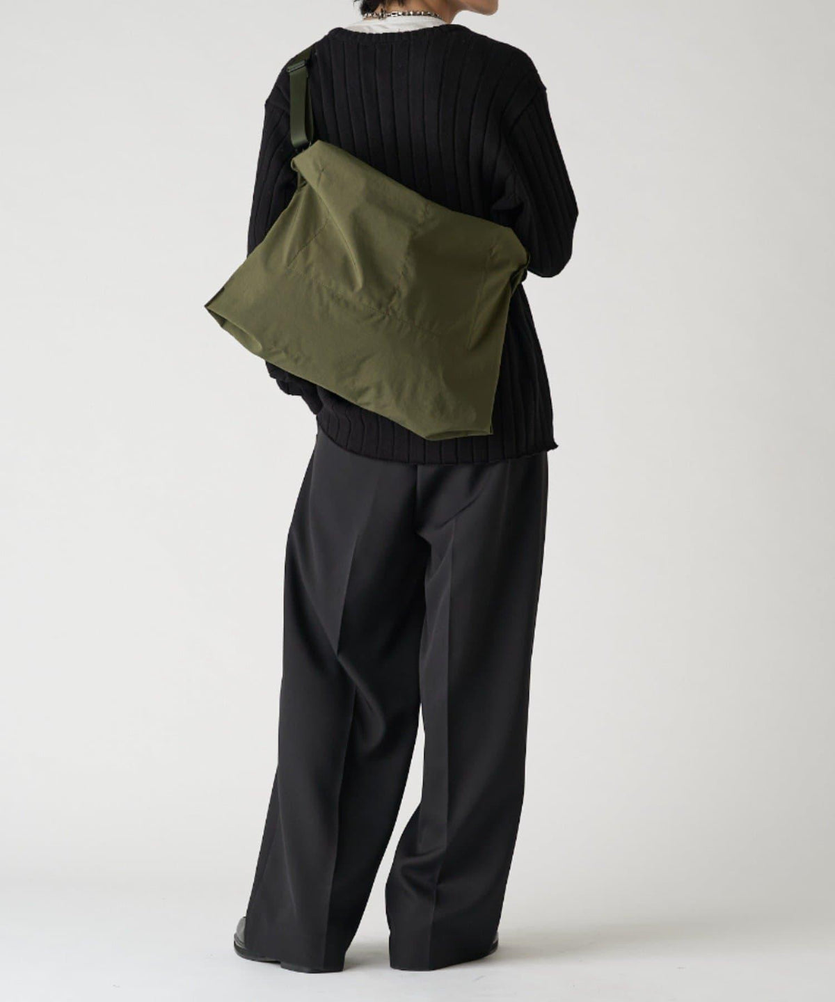 172871853