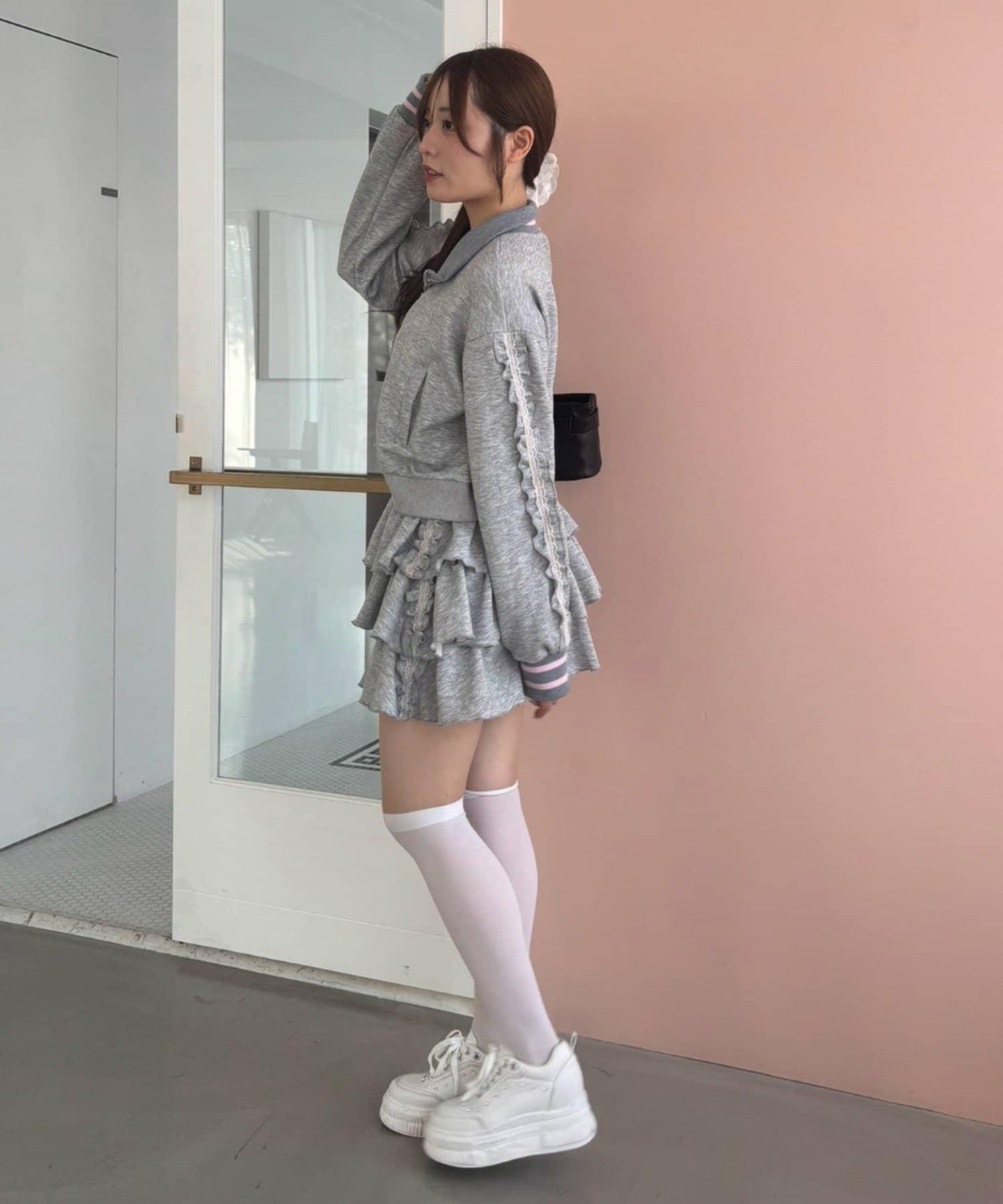 172821635