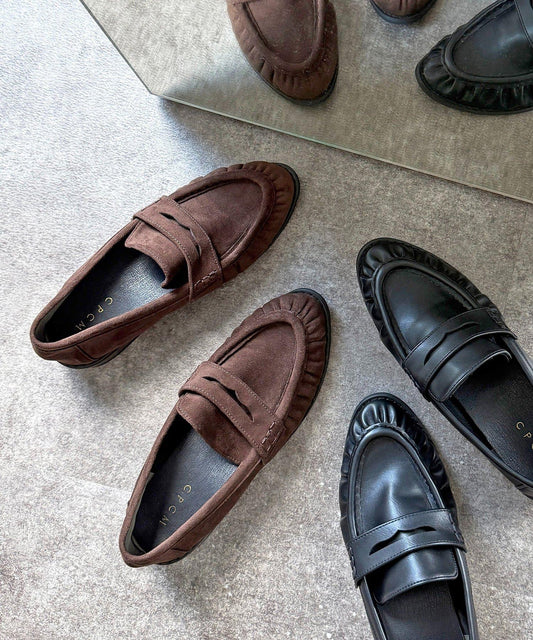 Basic Gathered Loafers