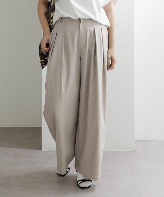 Two-Tuck Wide Slacks Pants
