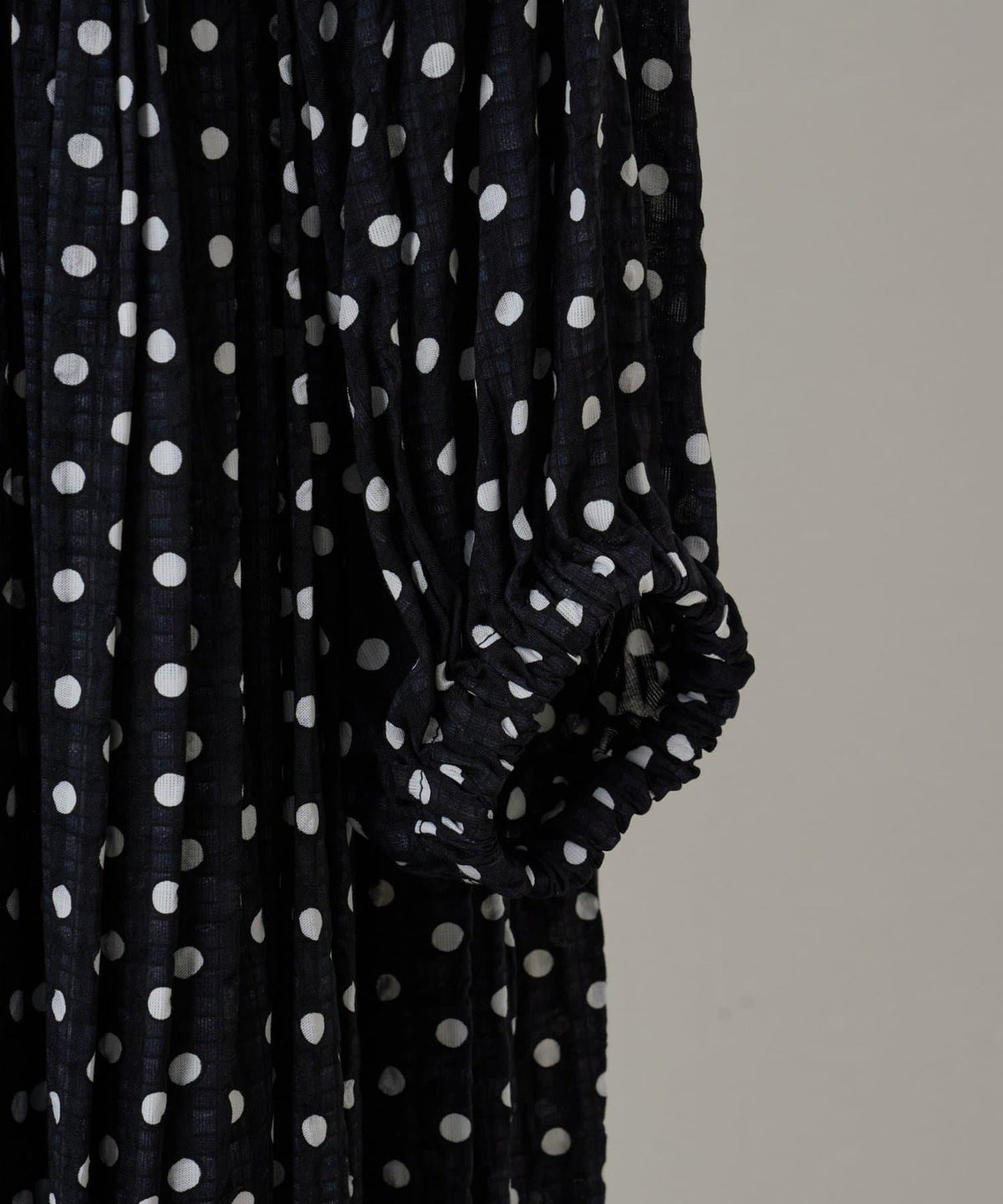 162497982