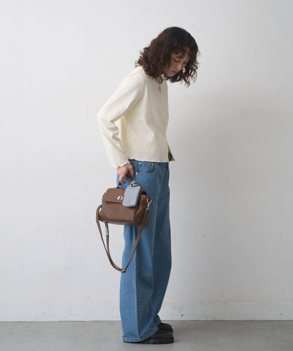 173197806