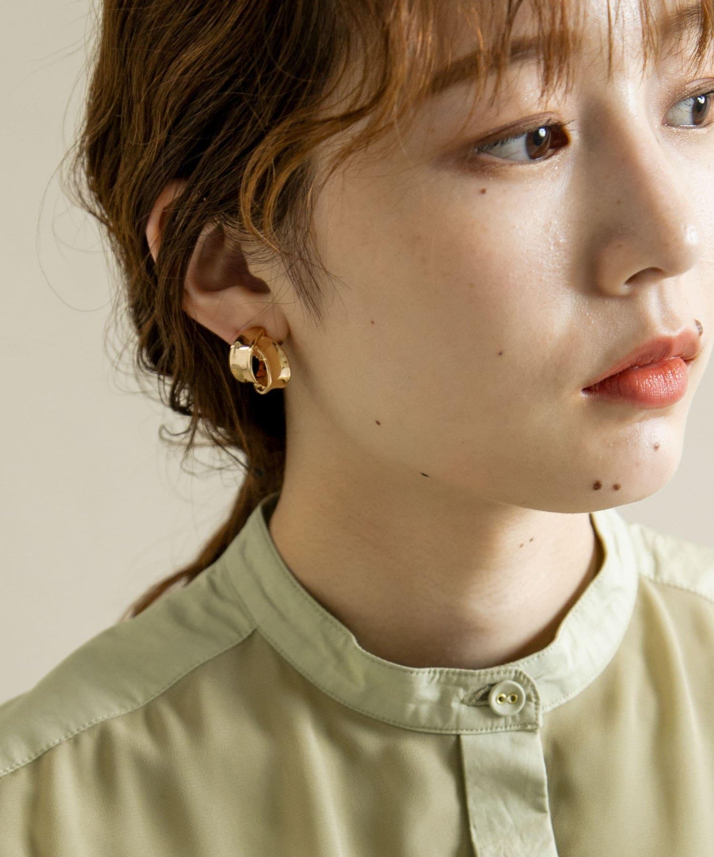 166188824