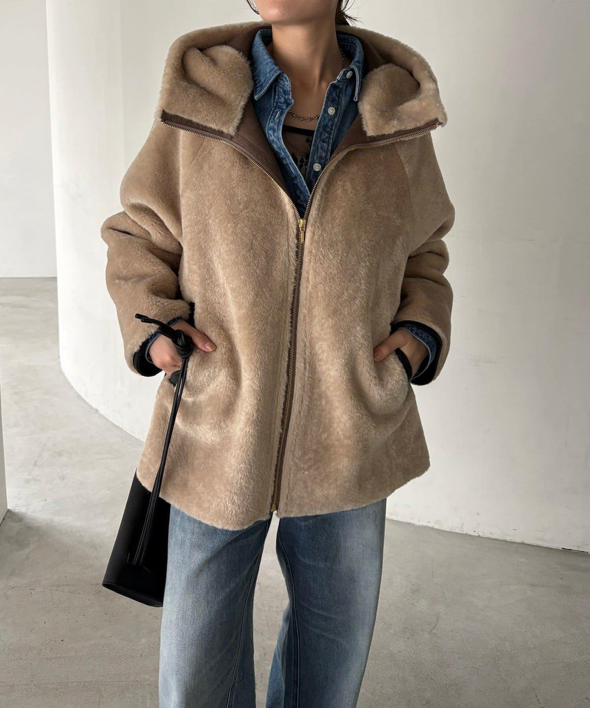 173714933