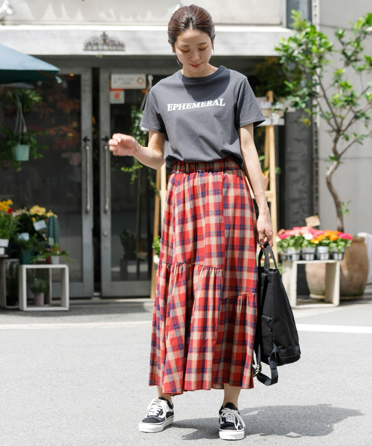 166097872