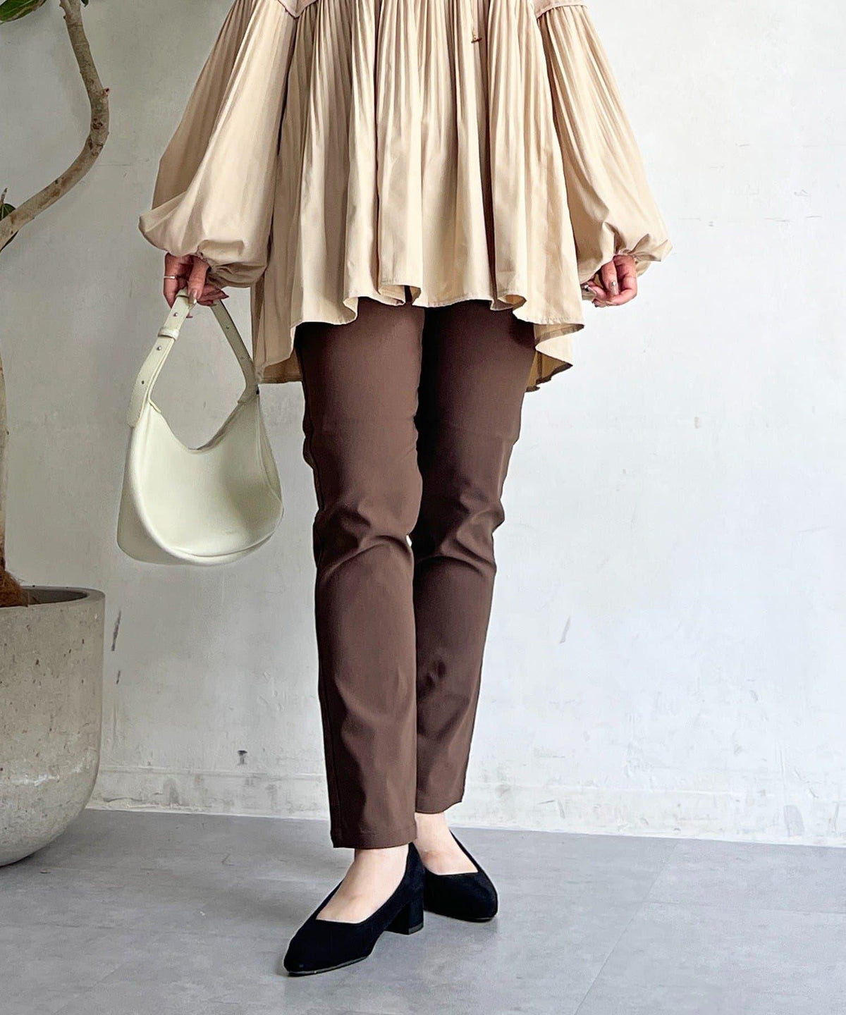 167375325