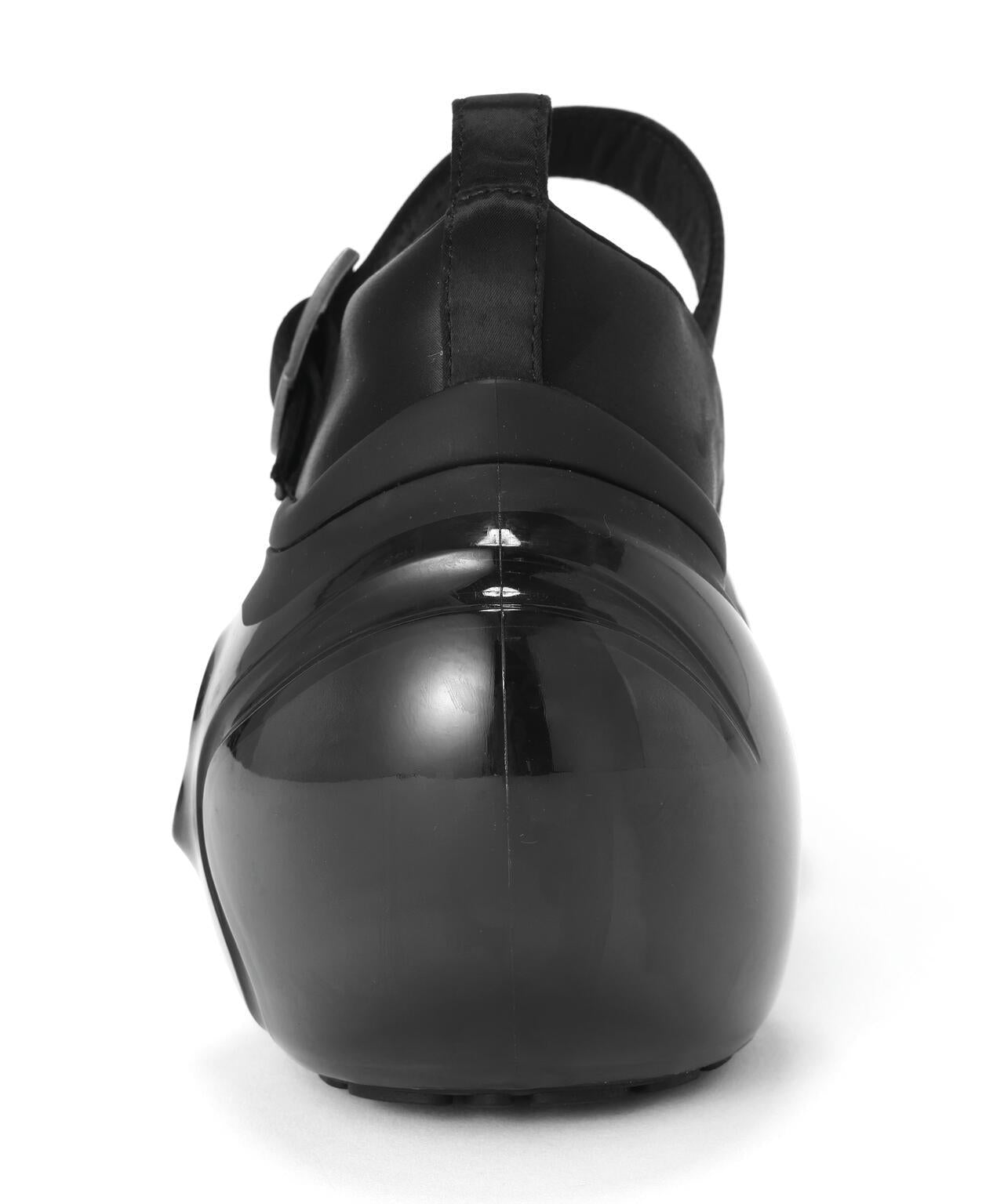 172900047