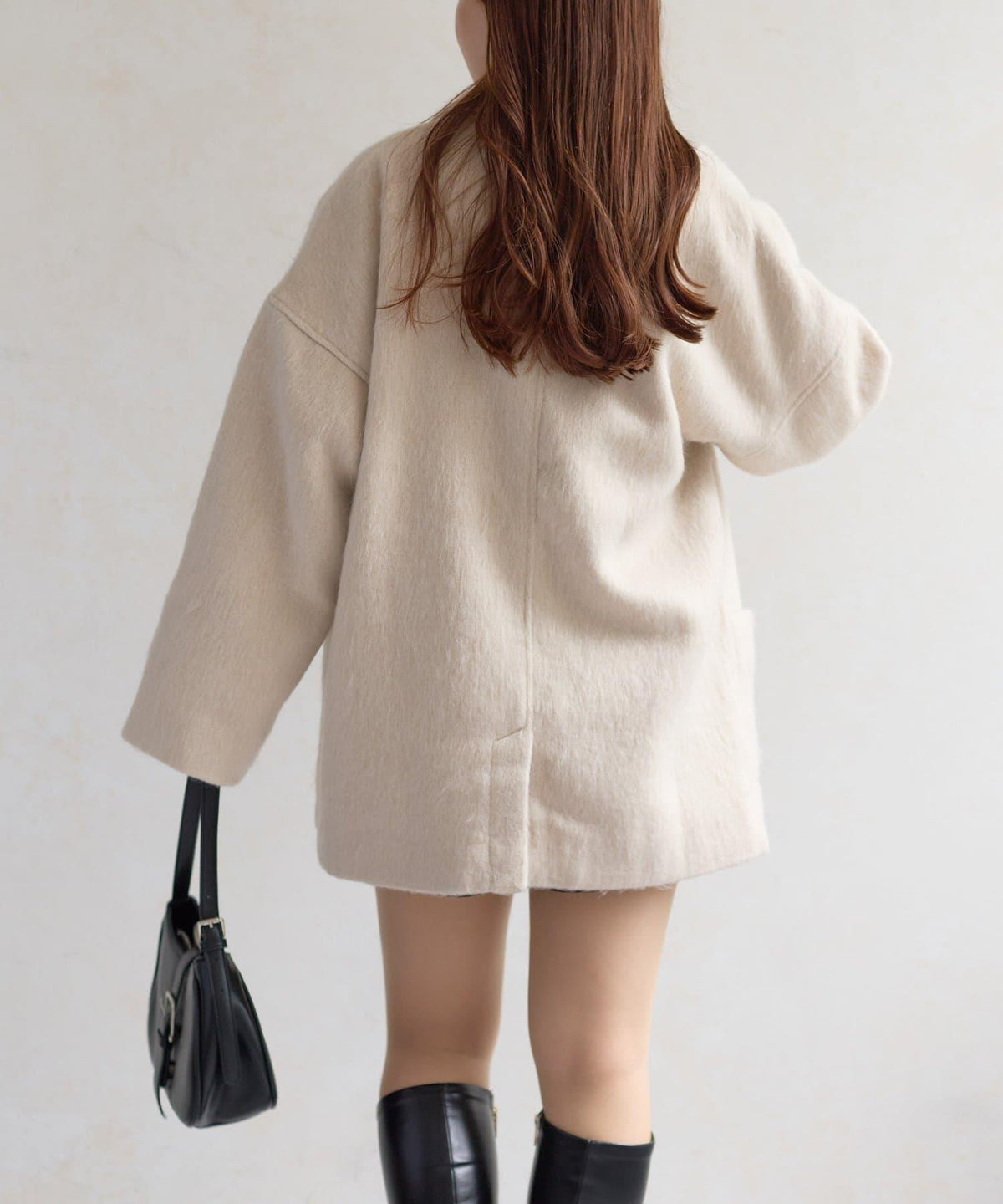 165894943
