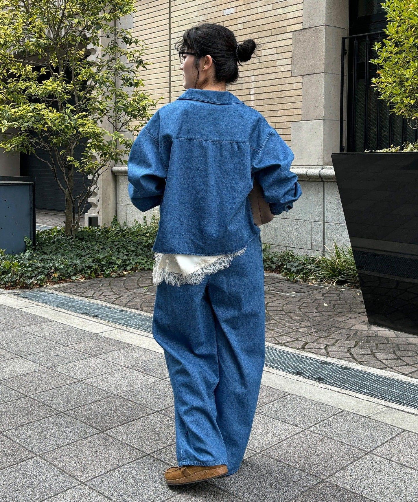 168936890