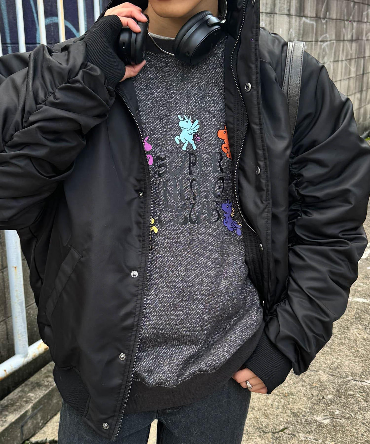 166042548