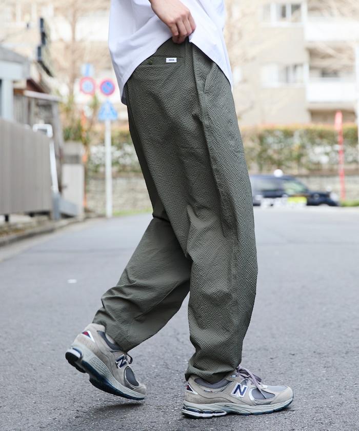 169758748