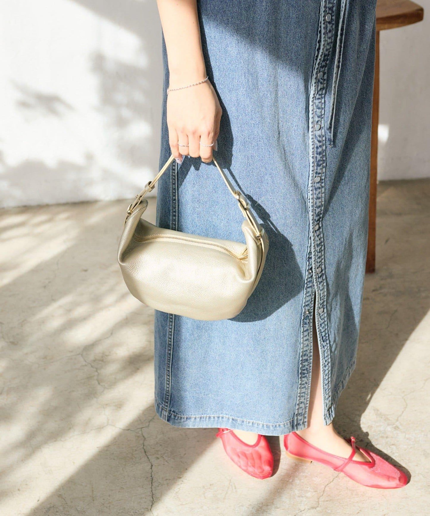 169343320