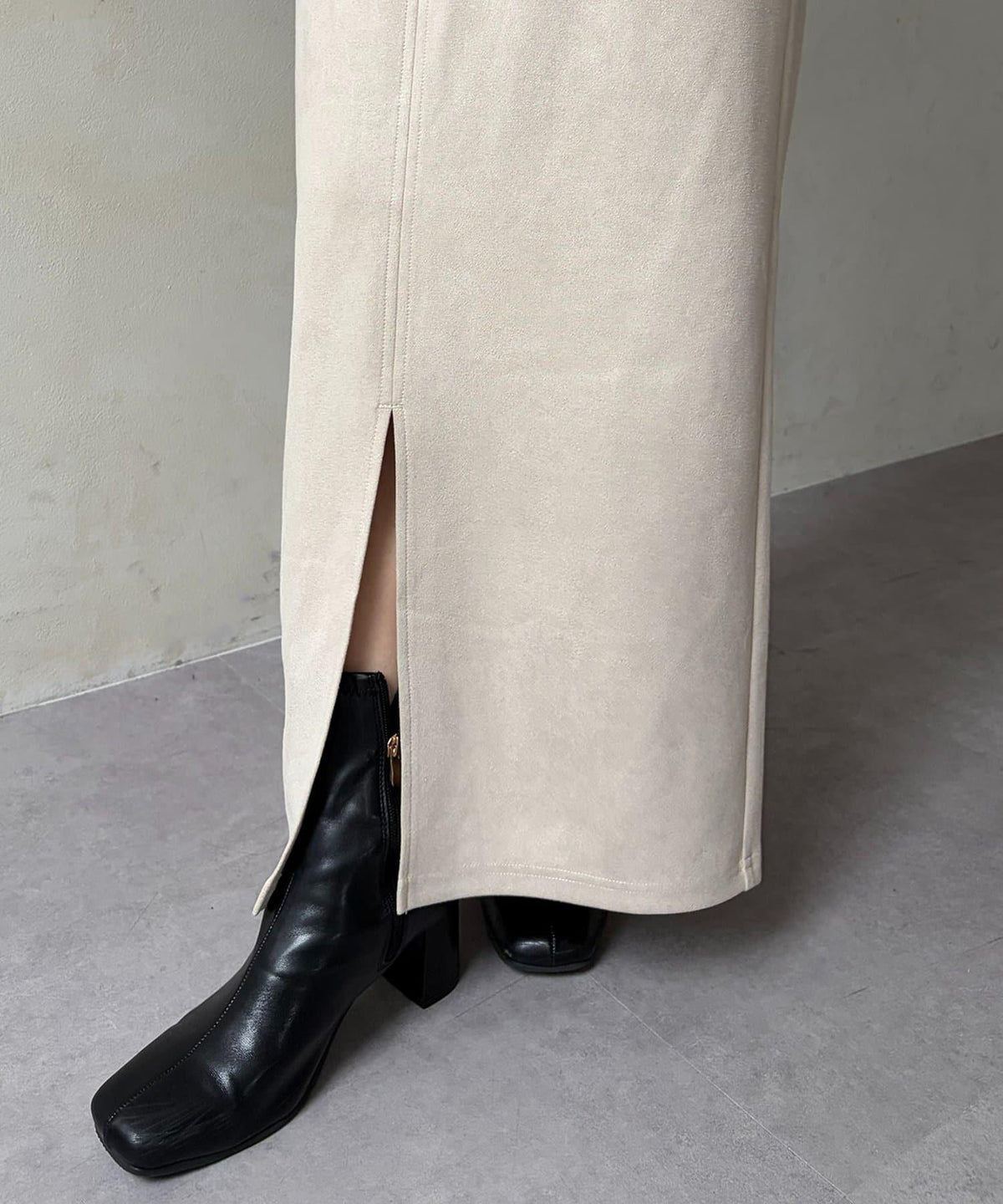 173527745