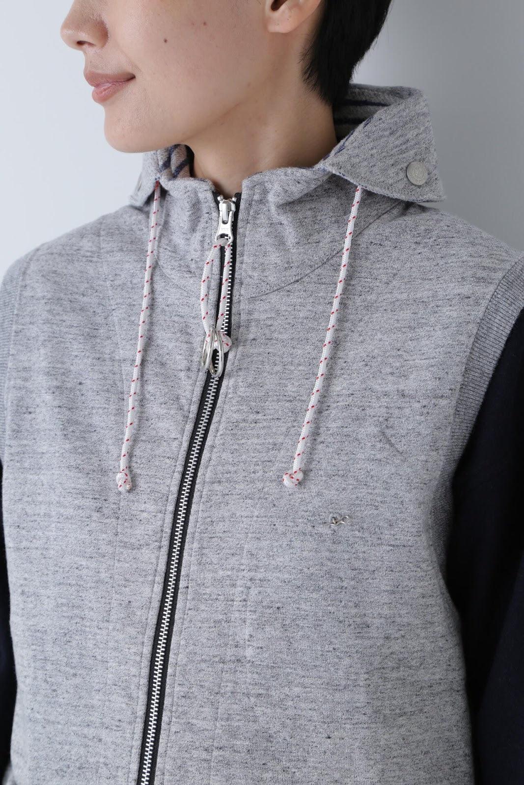 153975490