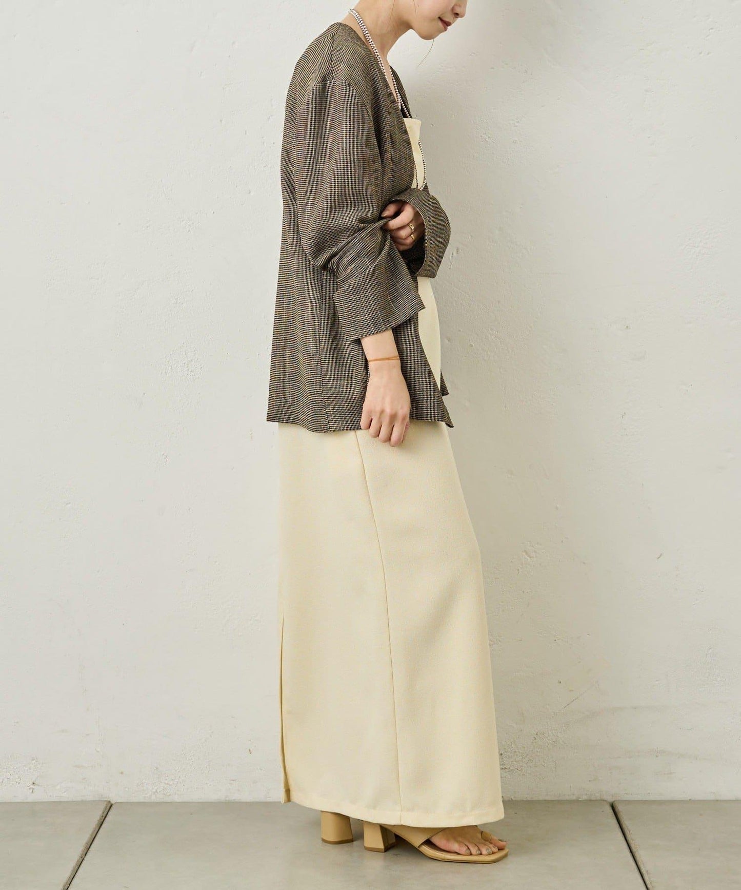 169918872