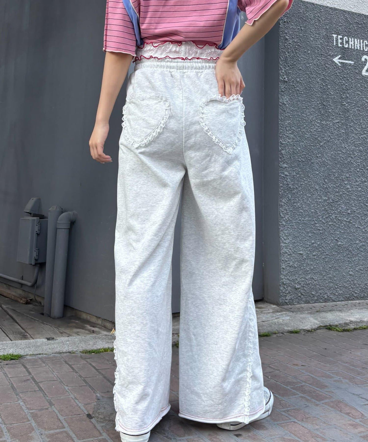 170990724