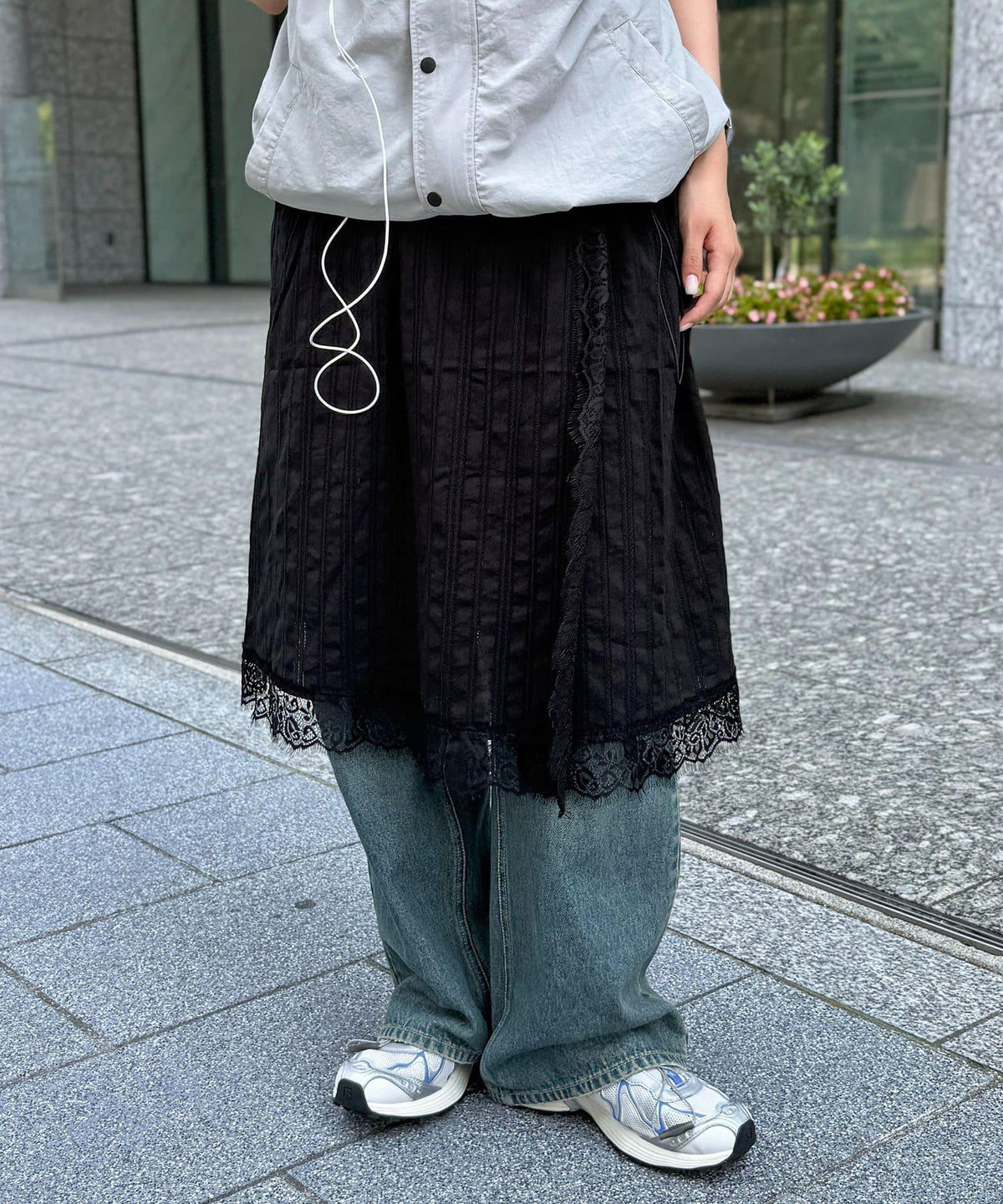 172590445
