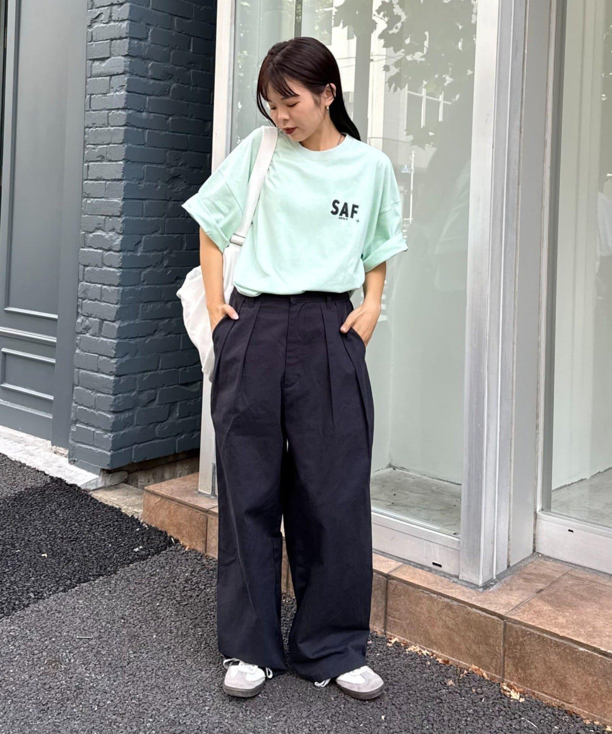 170611854