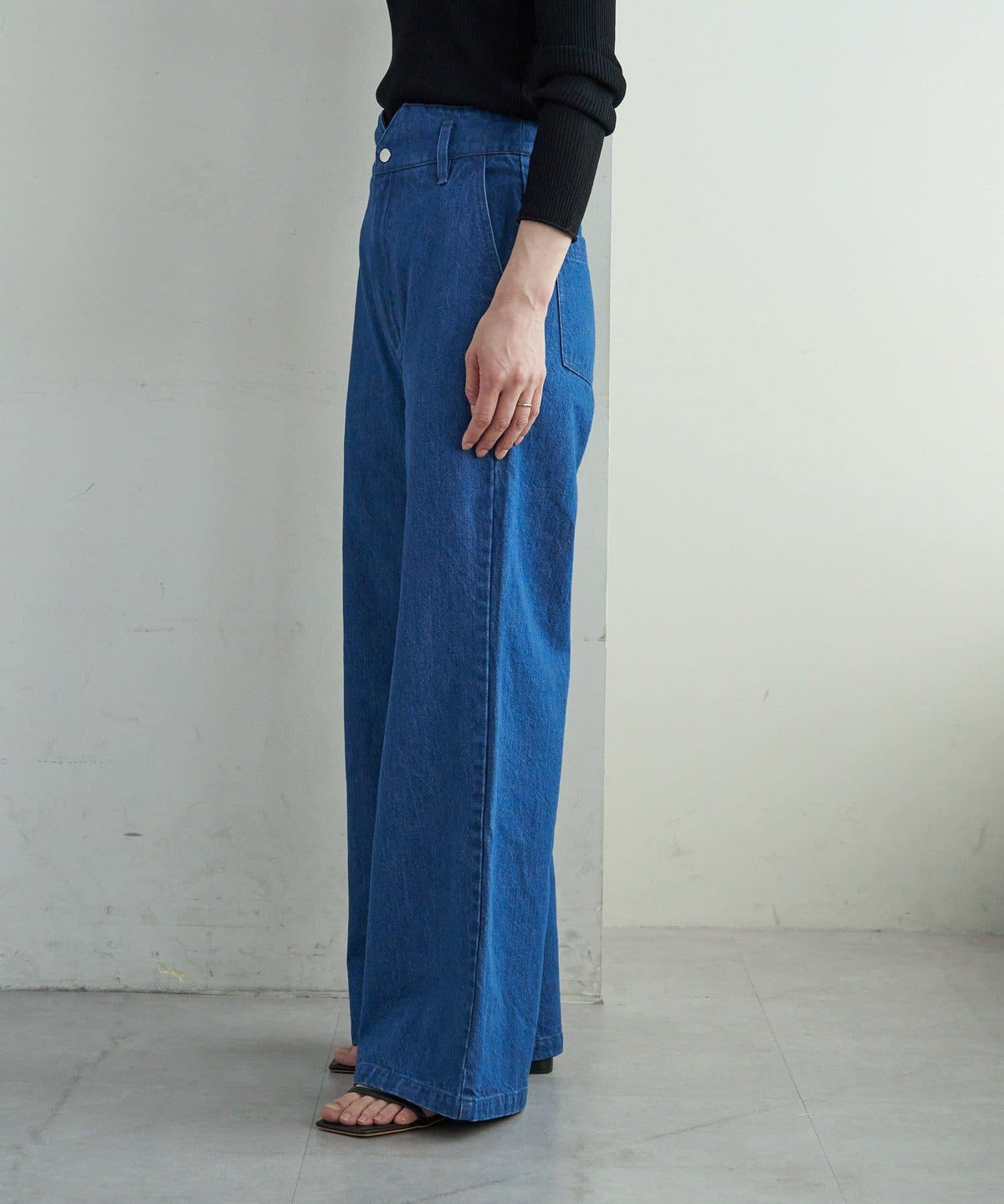 169981669
