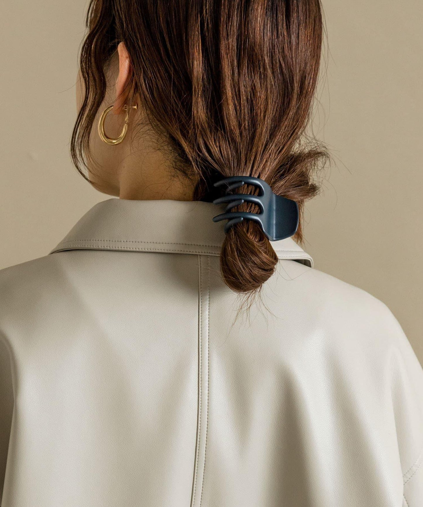 166170394