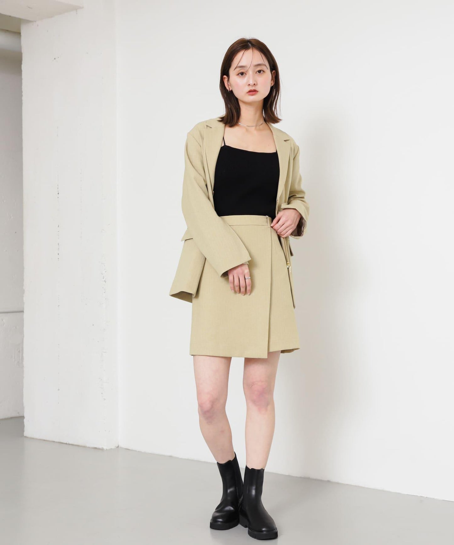162173676