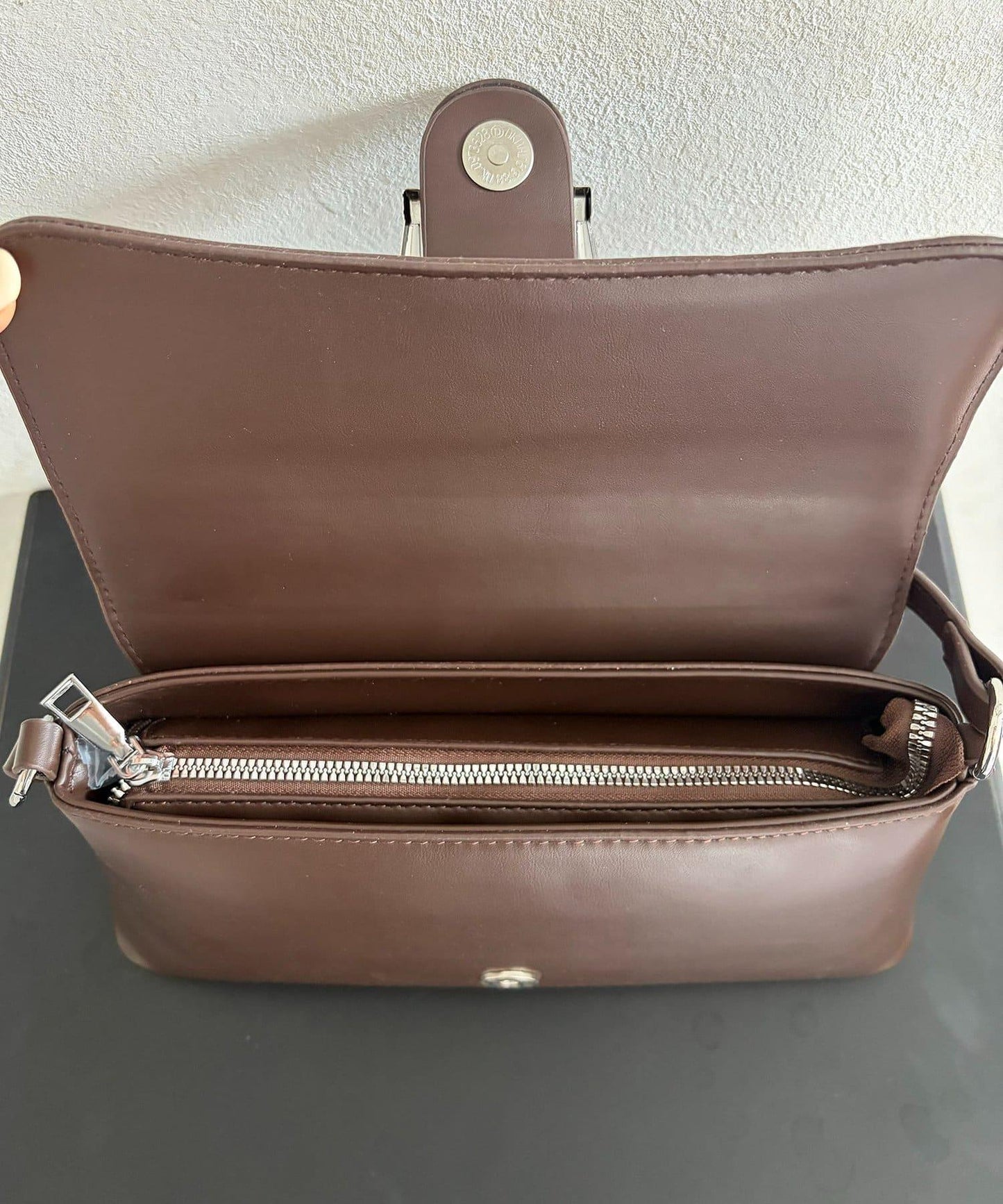 172872343
