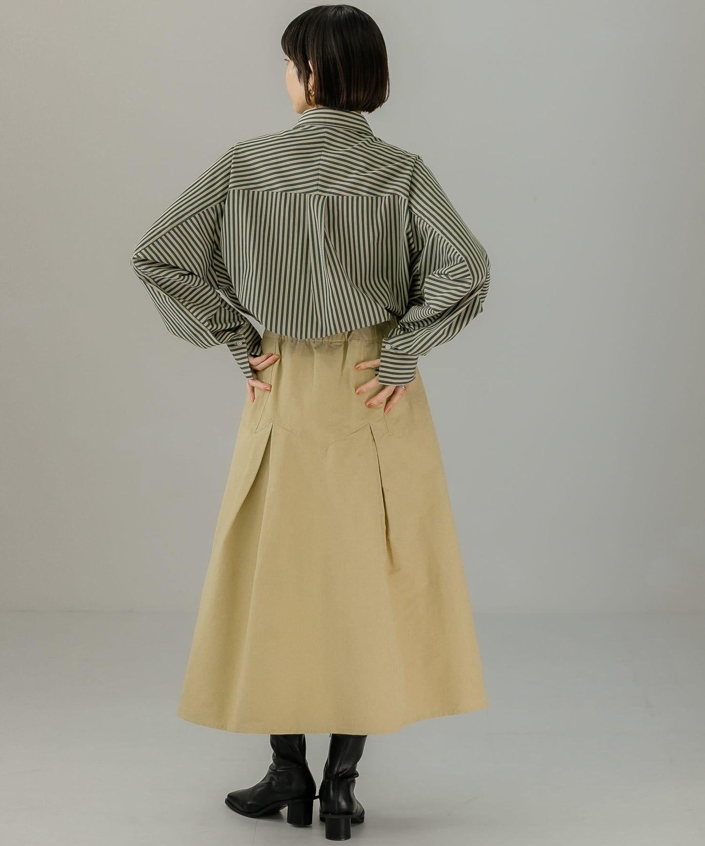 166034581