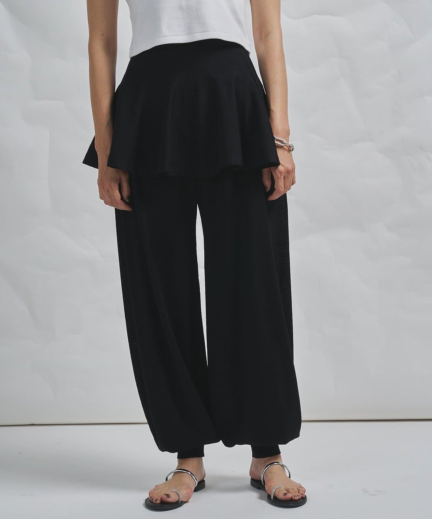 168957243
