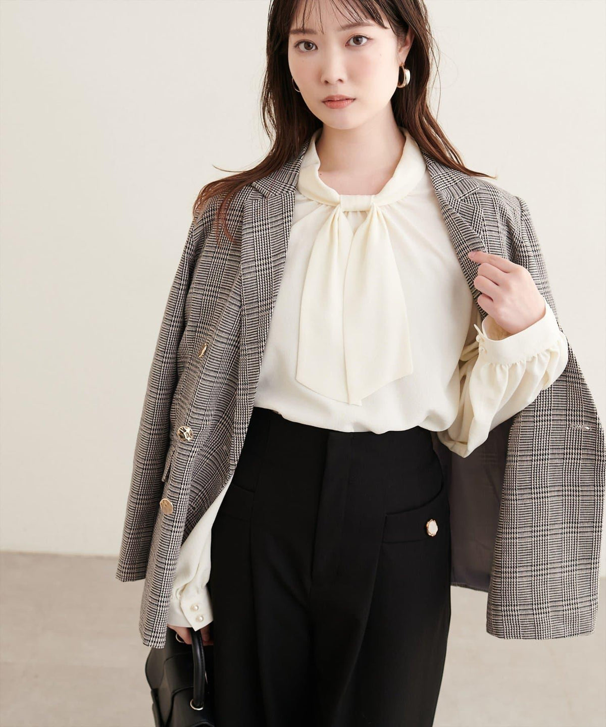 172869795