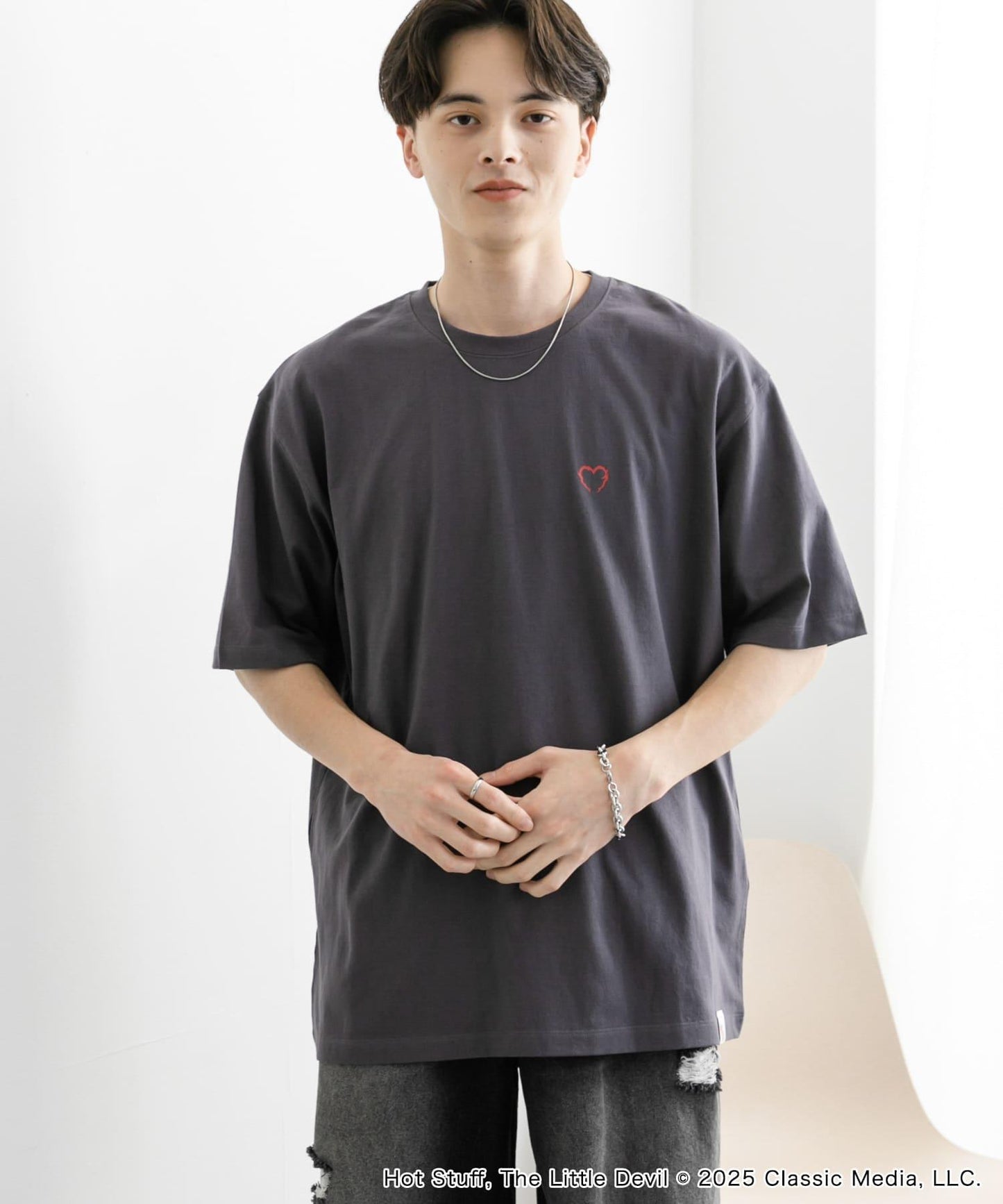 166043141