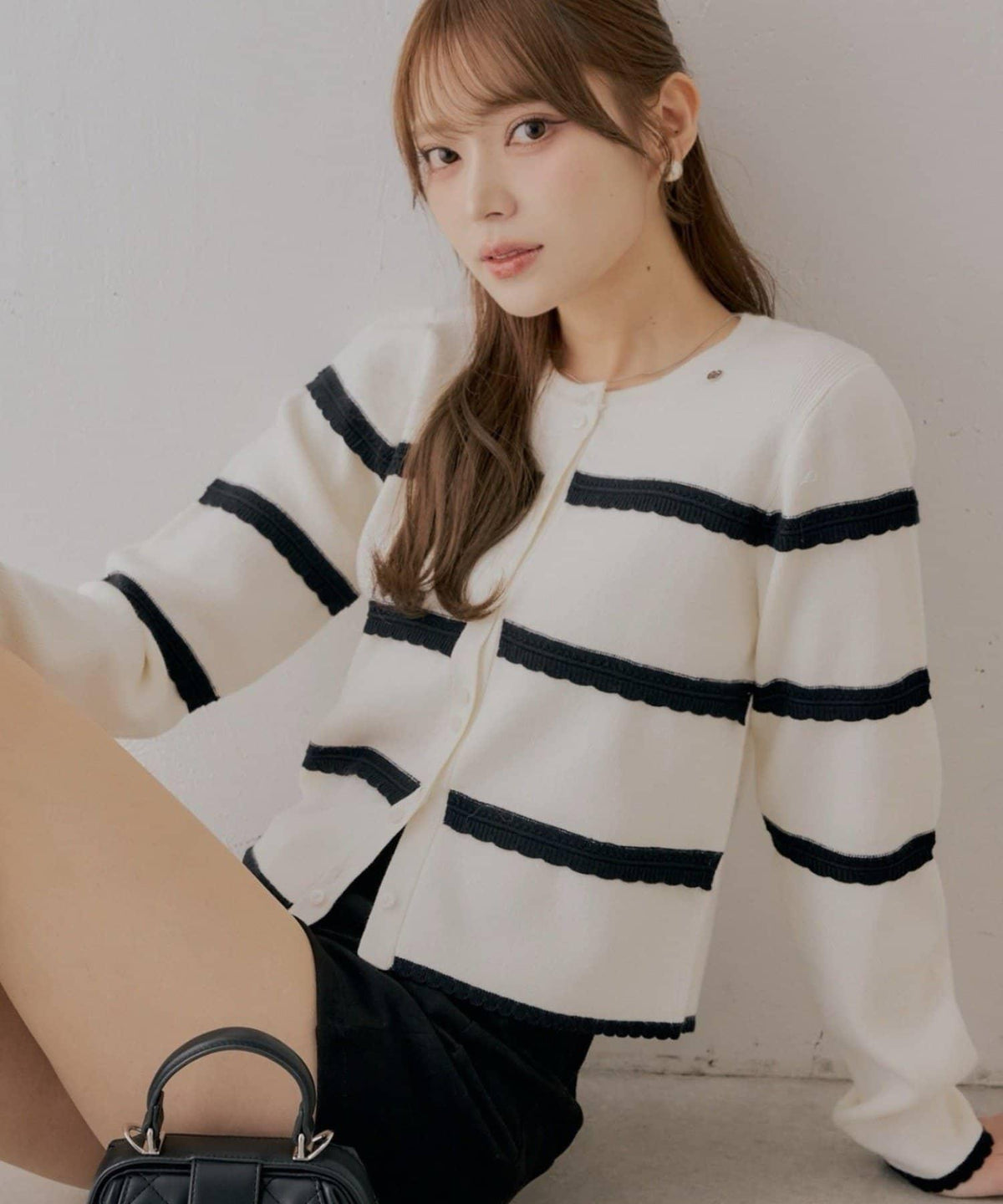 173525630