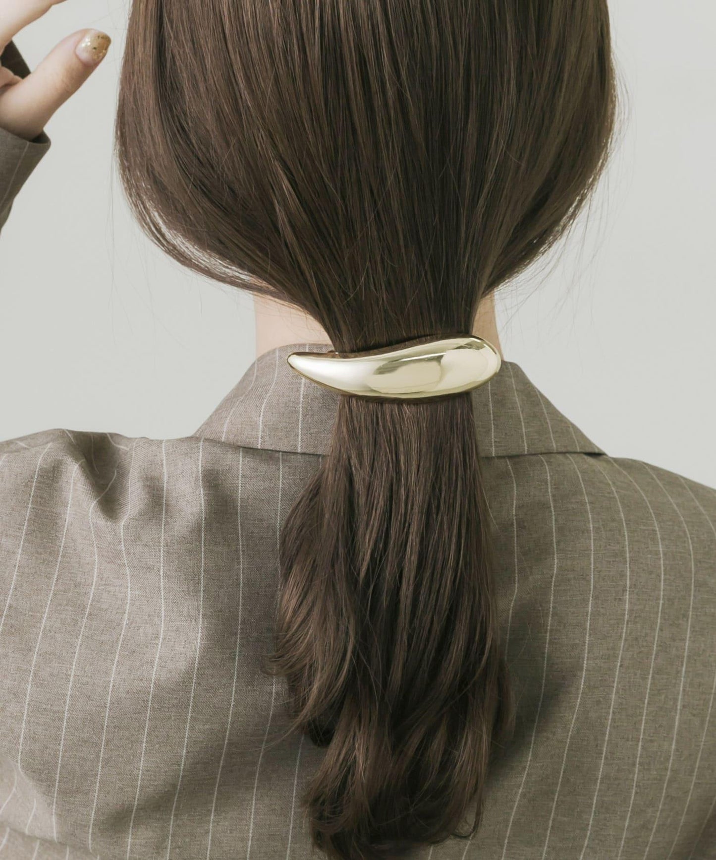 166090428