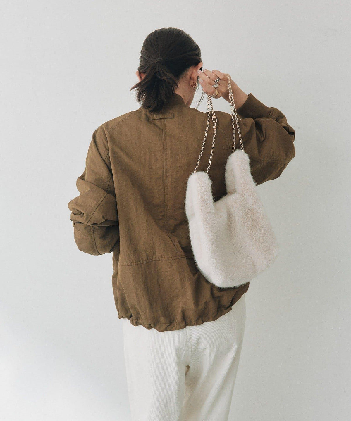 173752681