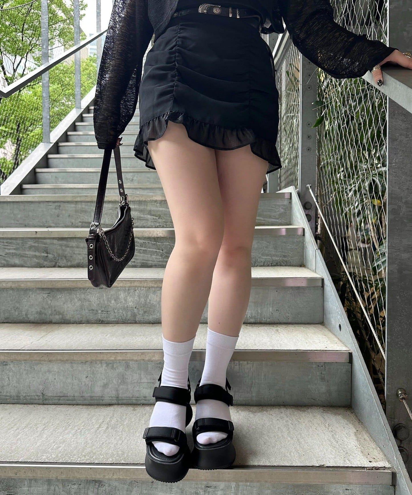 170090586
