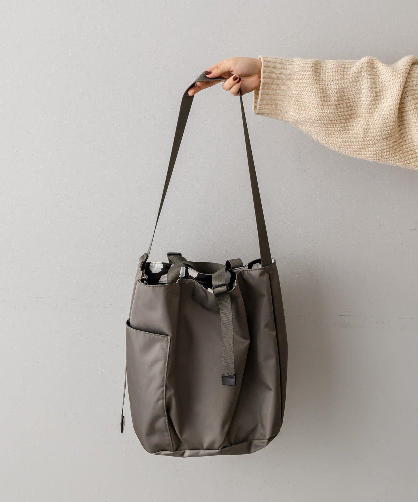 172063920