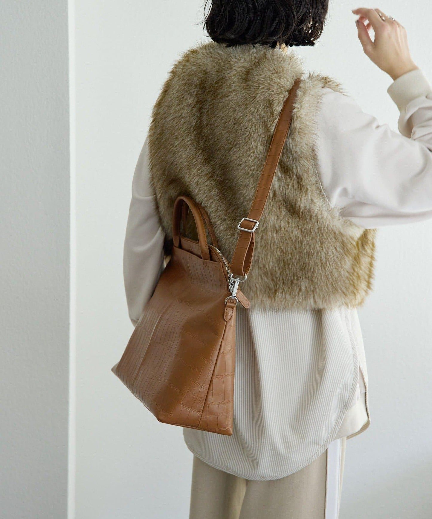 172605674