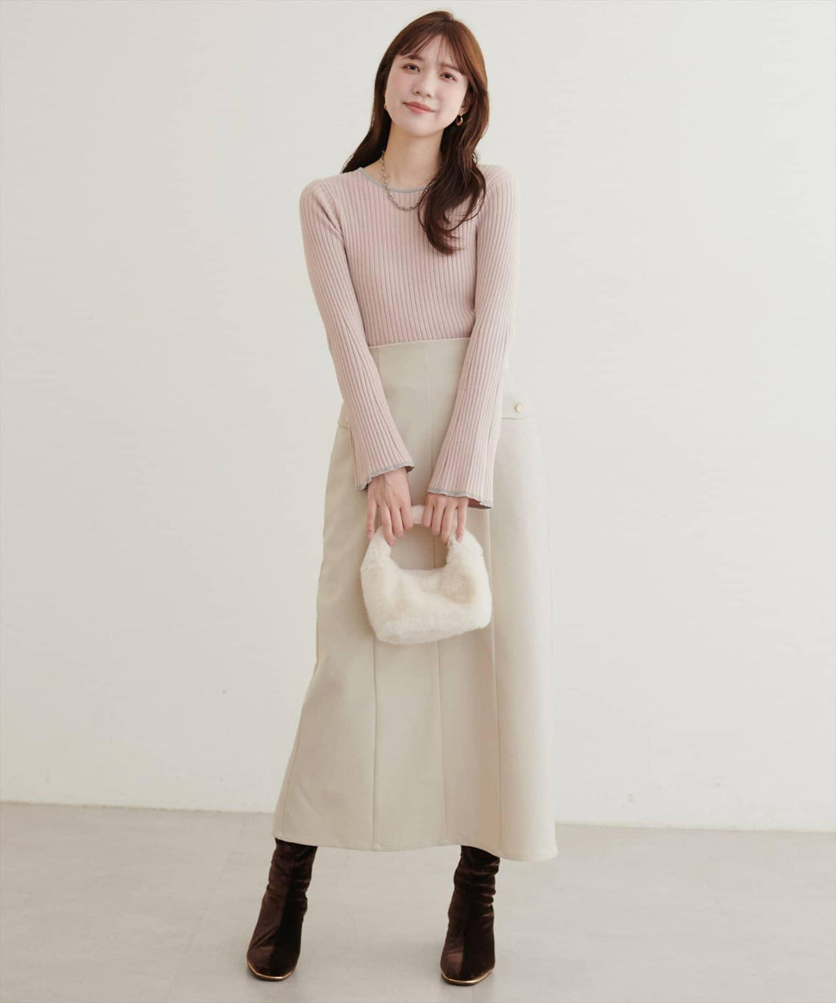 173285828