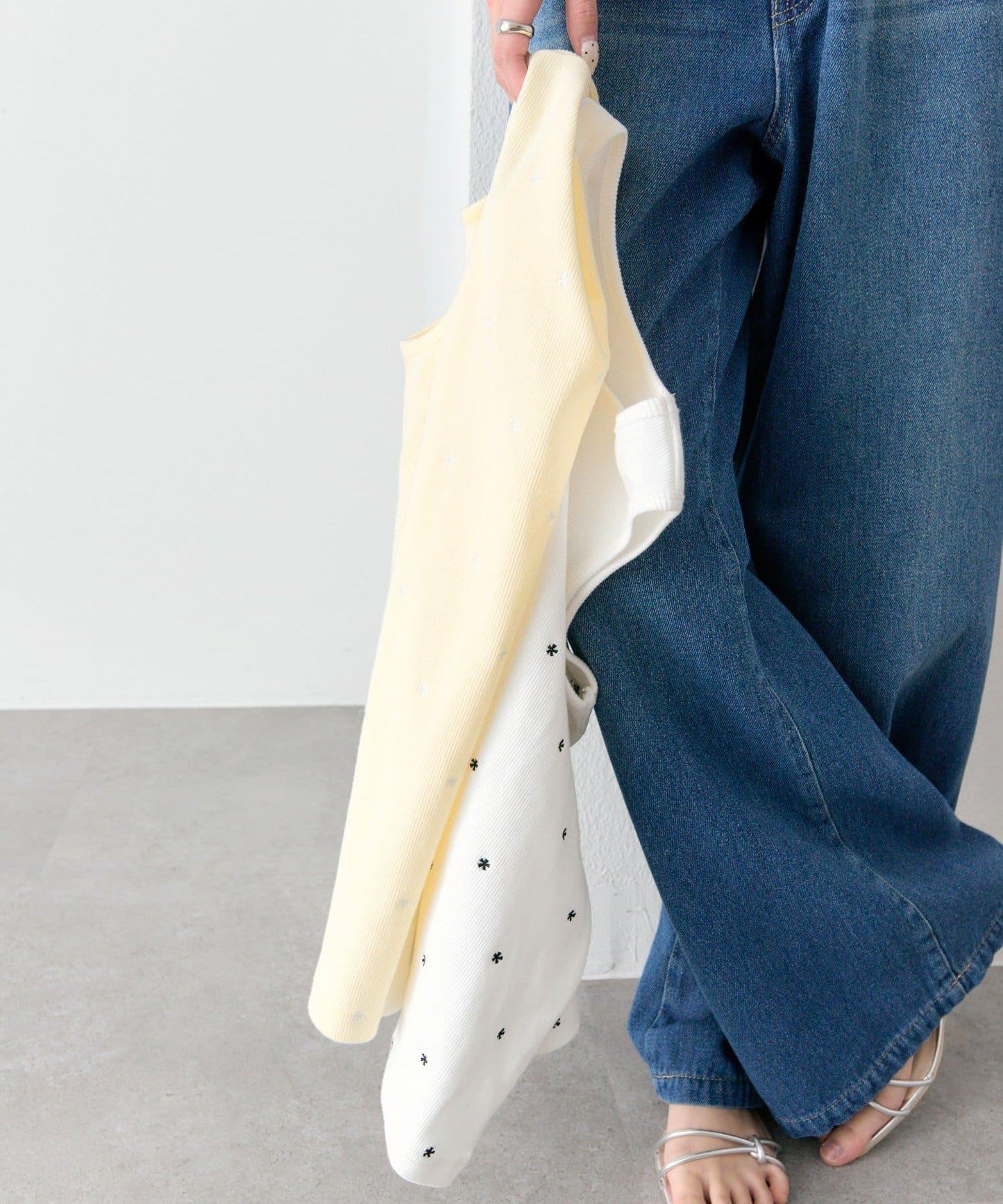 169886487
