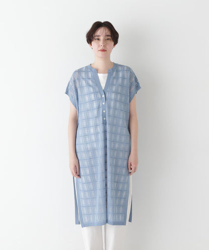 156832564