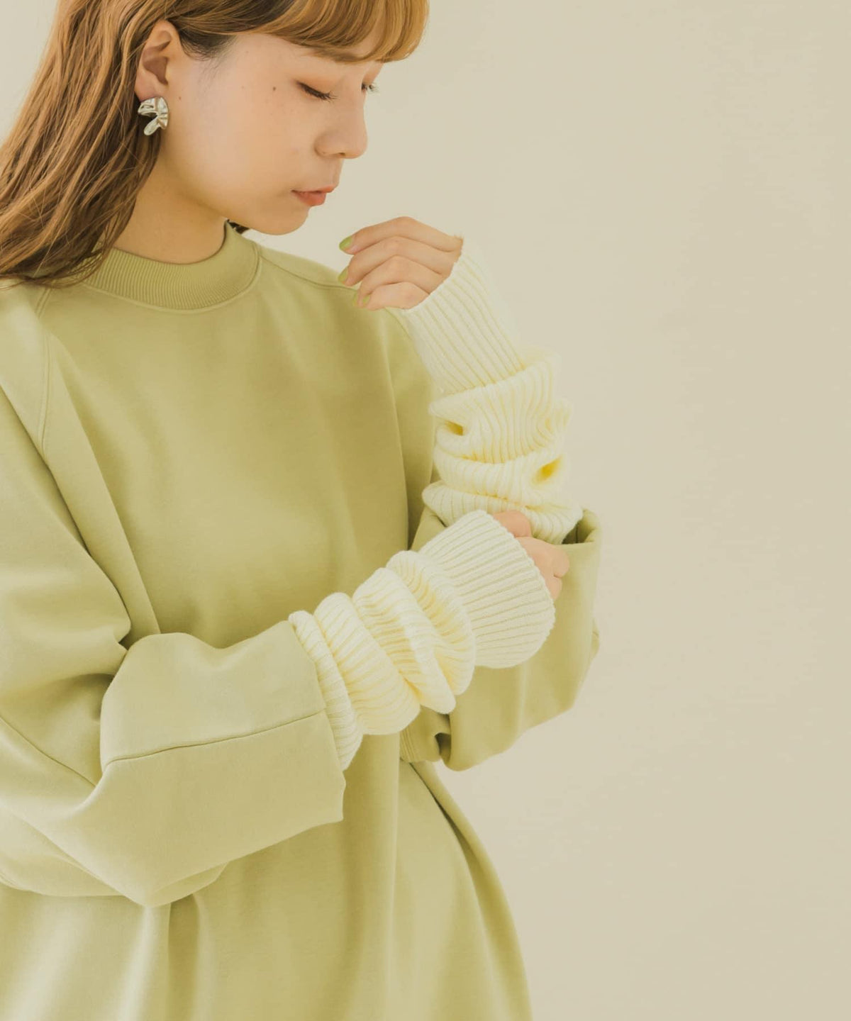 166088229
