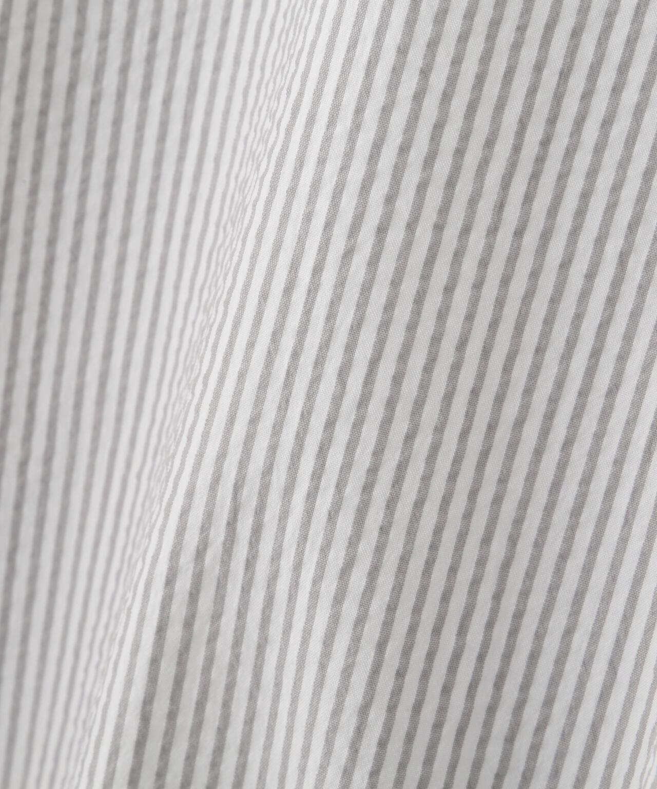156832330