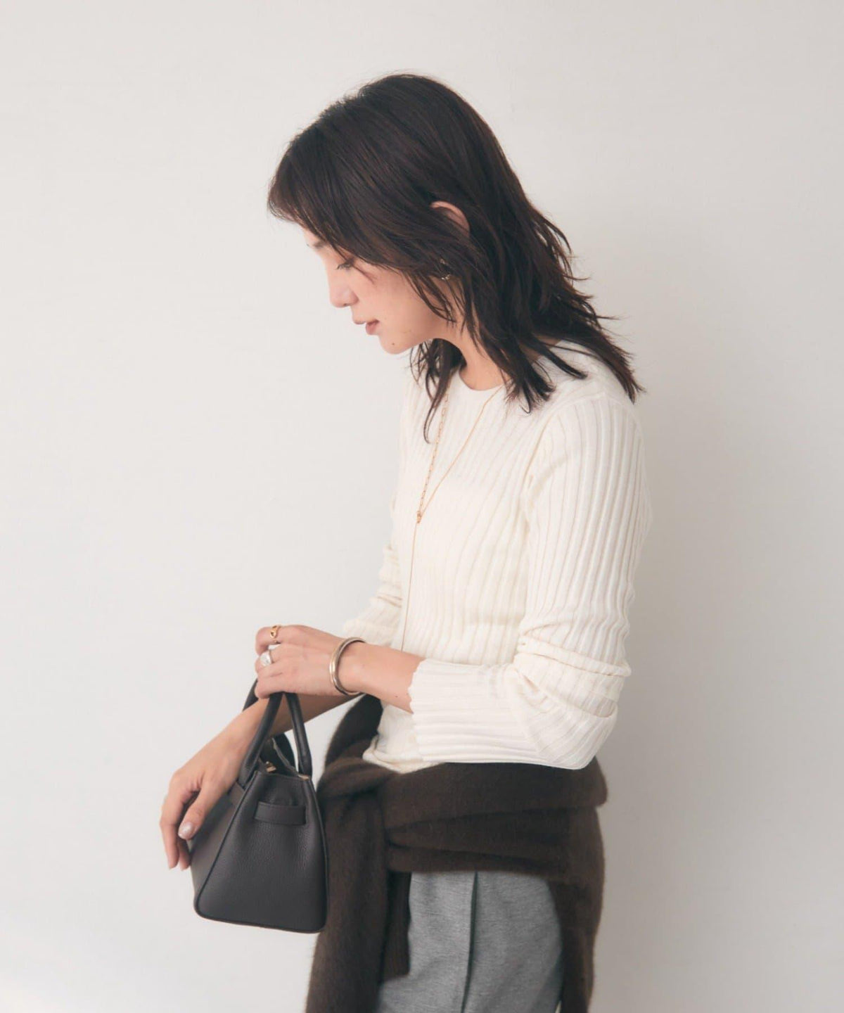 172827931