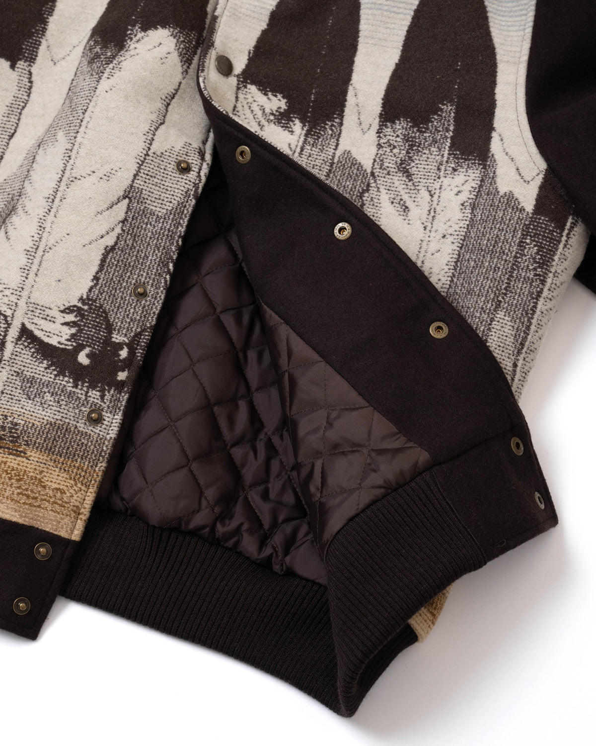 172850880