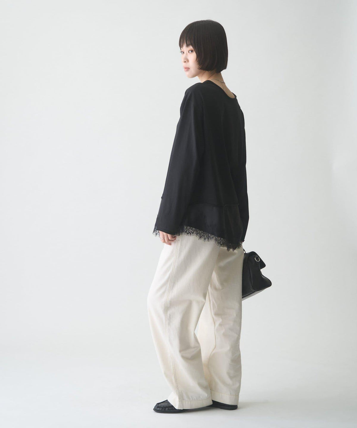 172374873