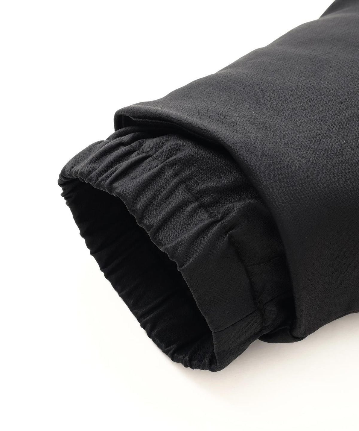 173383100