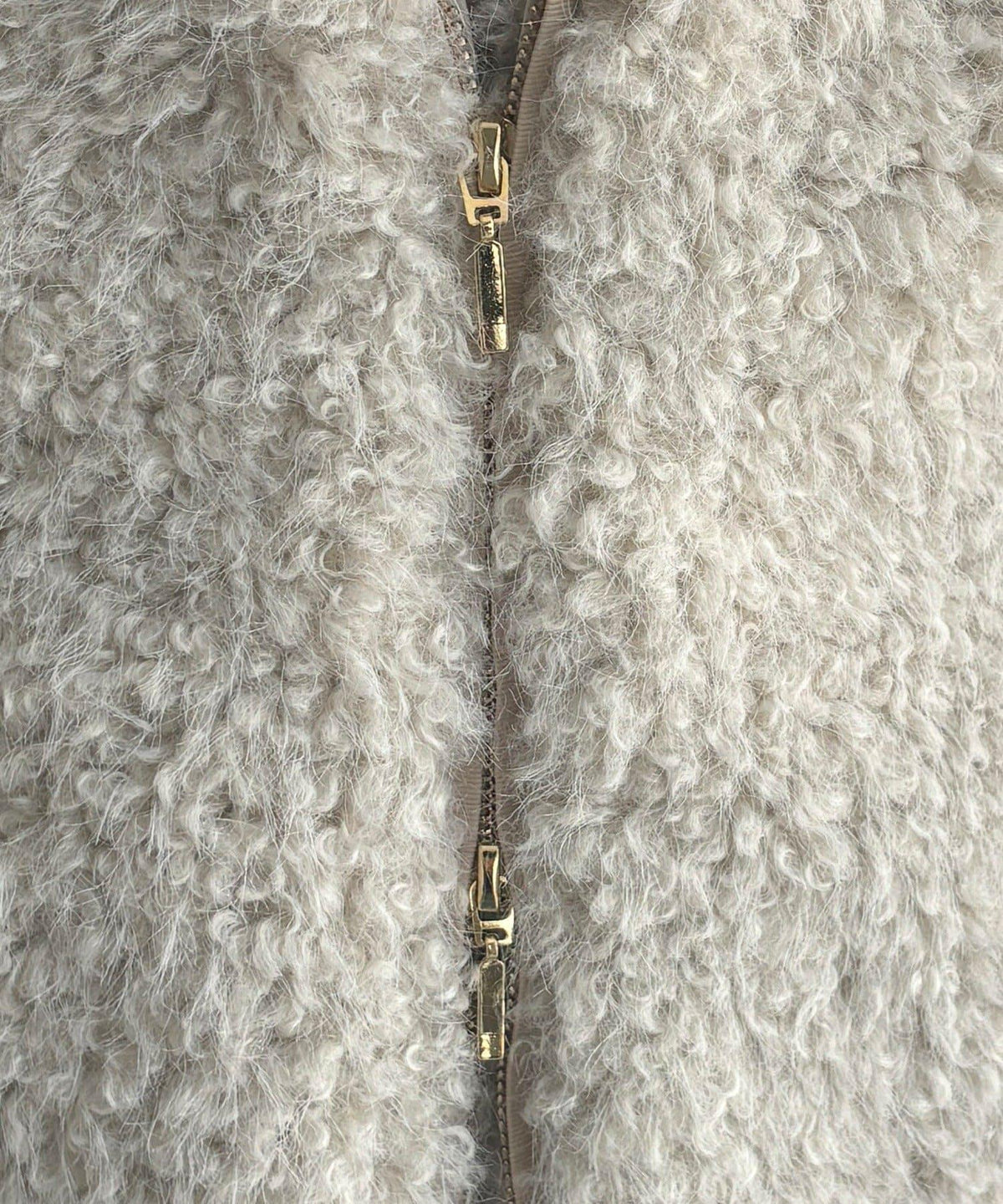 172806936