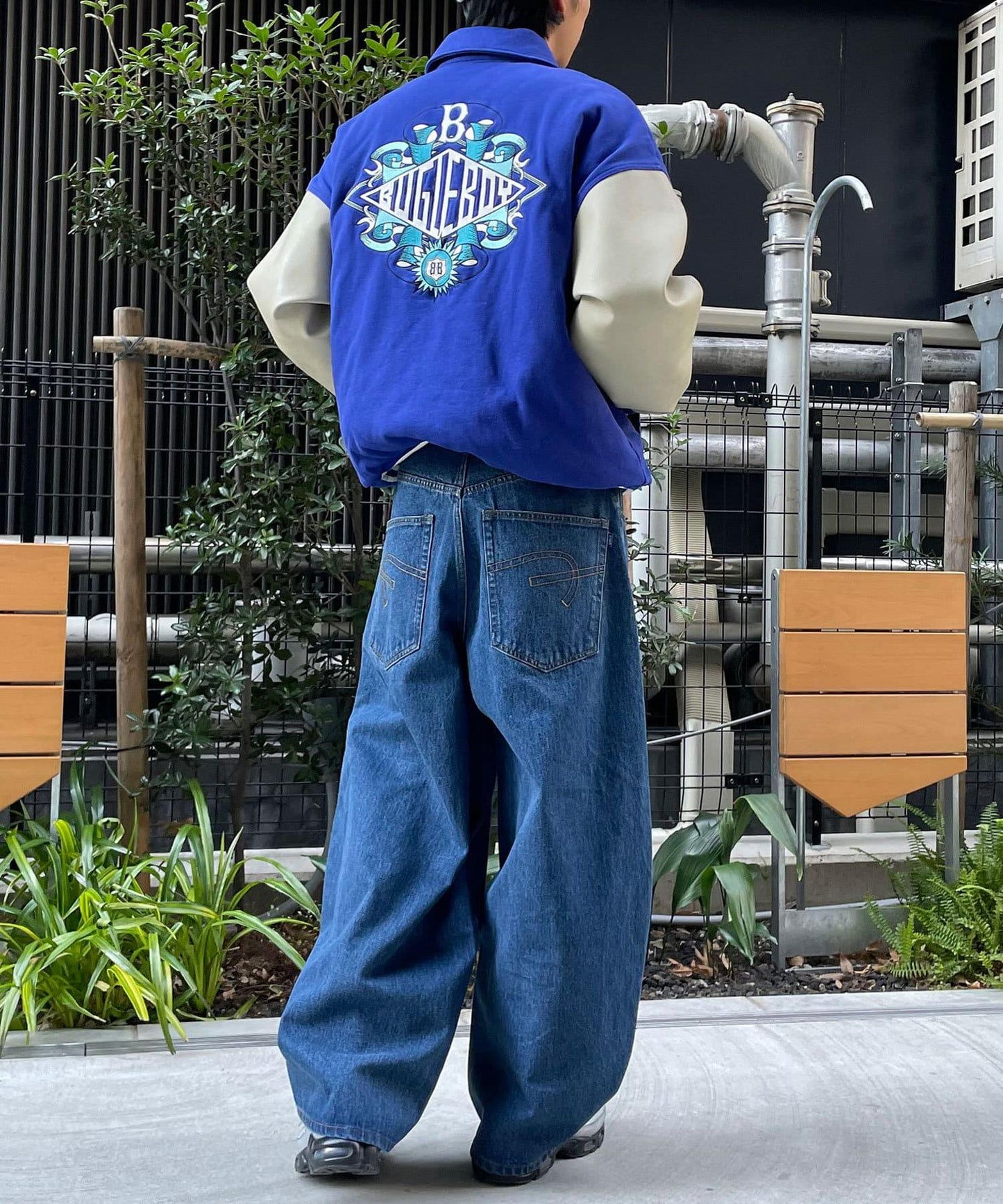 150695048