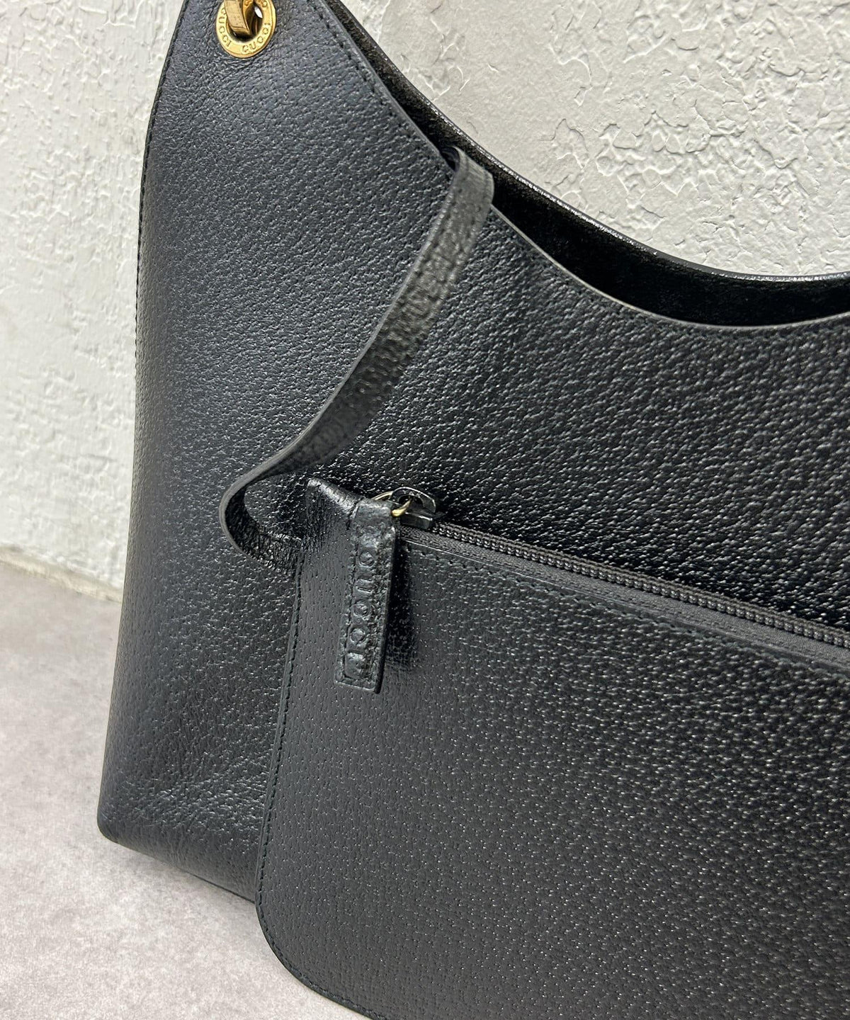 142262322