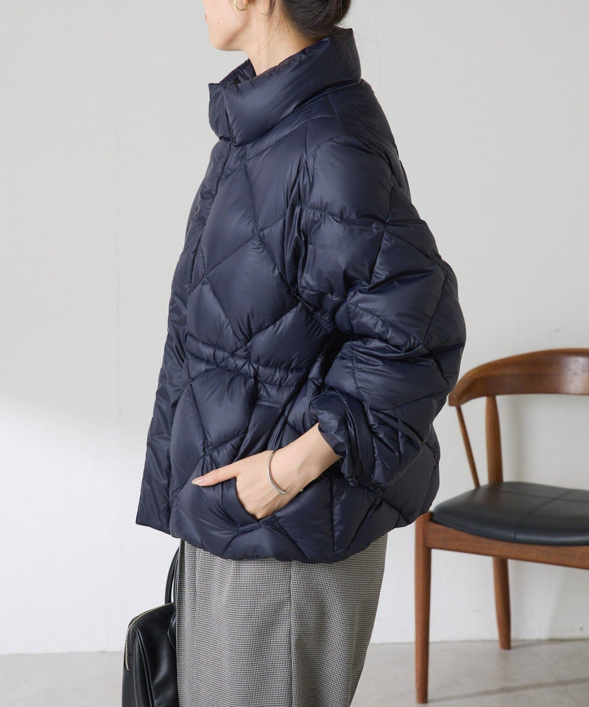 172092958