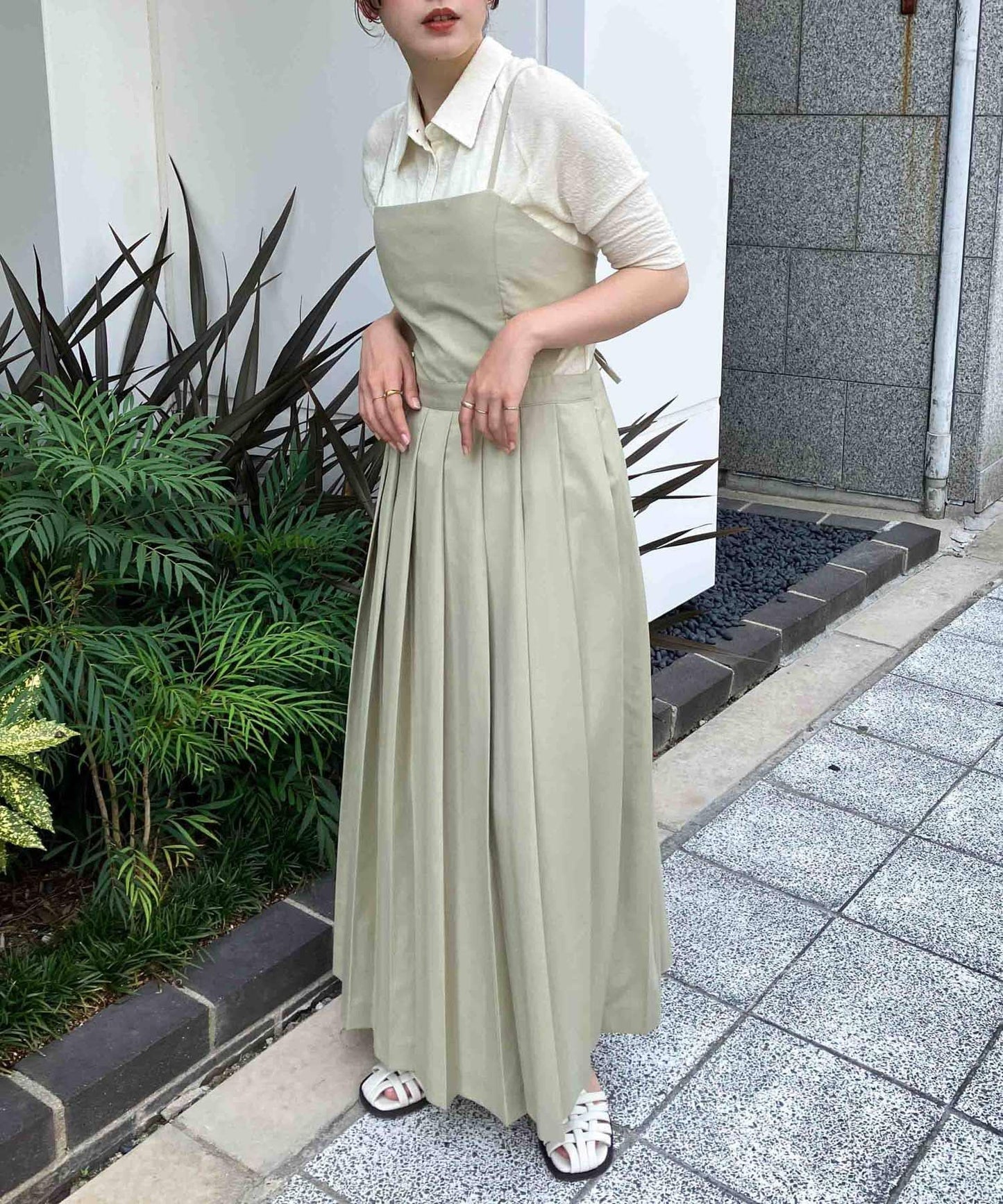 166033719